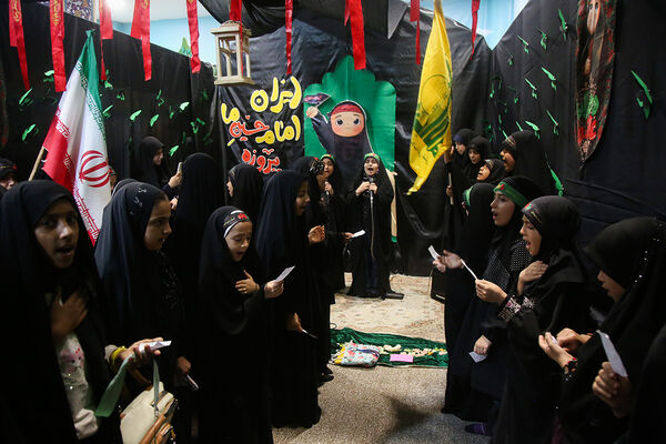 عزاداری کودکان هیات «زیر گنبد طلا» برای دختر سه ساله امام حسین(ع)