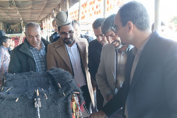 پاسداشت آیین کهن یلدا در دبستان حشمتیه آباده