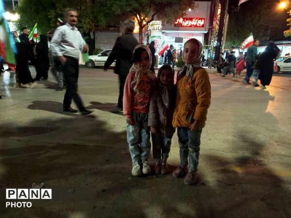 حضور پرشور کودکان و نوجوانان در قلب نیشابور 