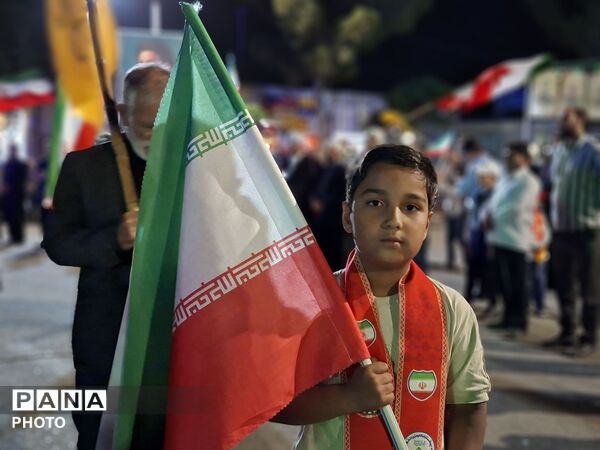 شکوفه‌های انقلاب در رشتخوار؛ حضور پرشور شبانه و پایداری پای آرمان‌ها