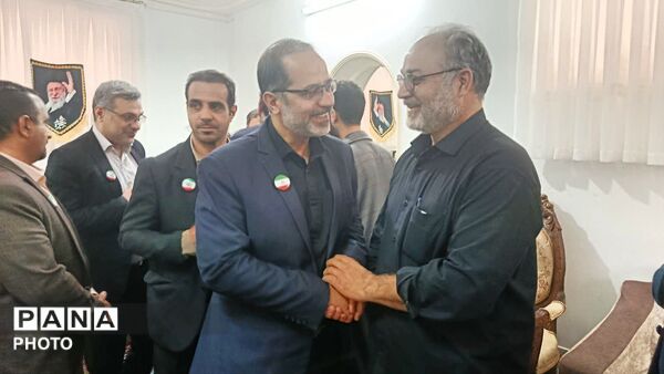 دیدار مسئولان آموزش و پرورش ناحیه یک قم با تنها بازمانده حمله هوایی به شهرک ولایت قم