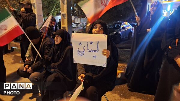 راه رهبر شهیدمان و شهدای میناب را ادامه می دهیم