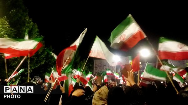 طنین عشق به وطن در چهارباغ خرم‌ آباد با حضور پرشور مردم