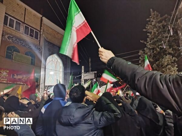 حضور پرشور مردم رجایی‌شهر کرج در به خوانخواهی رهبر شهید و بیعت با رهبر انقلاب