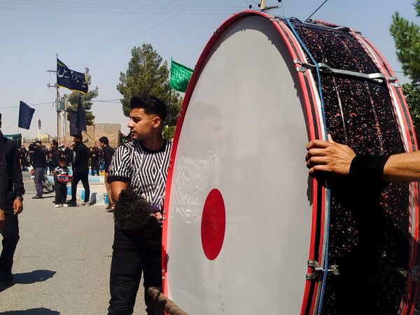 حماسه زنجیرزنی در فدافن؛ عزاداری دهه اول محرم با حضور پرشور جوانان