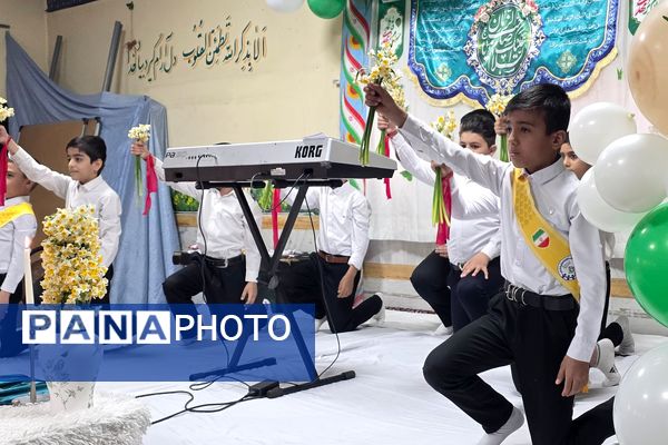 جشن میلاد با سعادت حضرت مهدی موعود(ع)در دبستان حاج همت بهارستان ۲