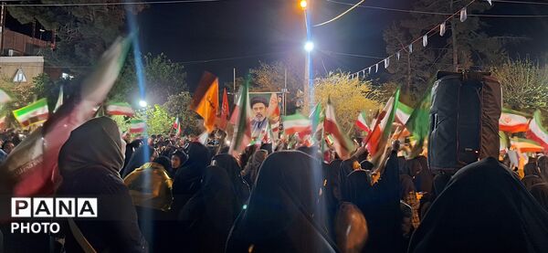 حضور حماسی و پرشکوه مردم شهید پرور پلدختر در شب سی و چهارم