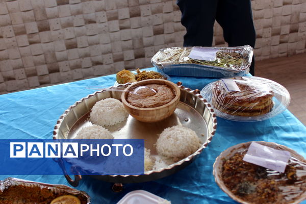 جشنواره غذا و صنایع دستی در اردوی تمشک دختران استان بوشهر