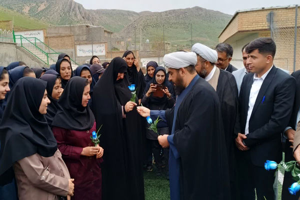 نواختن زنگ سپاس معلم در مدرسه الزهرا شهرستان مارگون