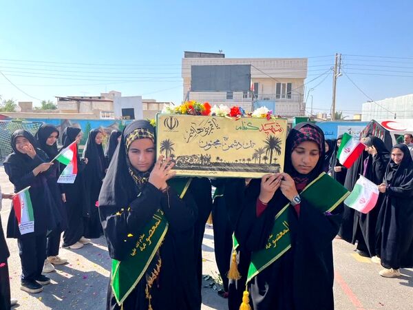 استقبال مدارس دشتی از شهید گمنام