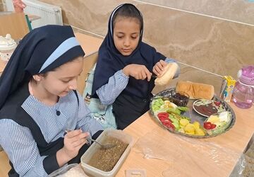 صبحانه سالم، در دبستان هاتف