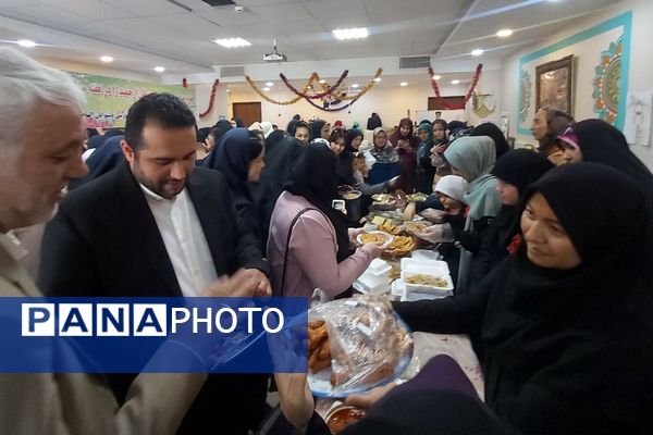 برگزاری جشنواره غذا در آموزشگاه الهام ناحیه دو شهرری 