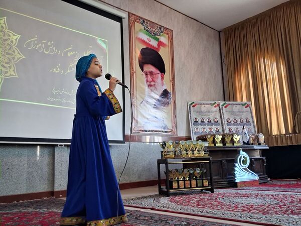 تقدیر از پژوهشگران برگزیده ناحیه 5 مشهد
