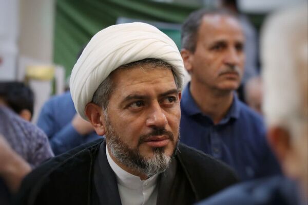 پرچم متبرک امام رضا (ع) در جشن ولادت امام رئوف در مسجد امام حسن عسکری (ع) بجنورد 