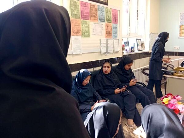 آزمون غربالگری پایه نهم در دبیرستان مادرمهربان خلیل آباد