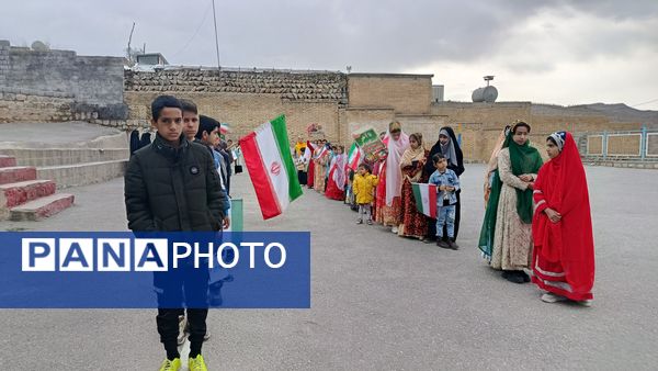 حماسه دانش‌آموزان شهید امامی  میانکوه در راهپیمایی ۲۲ بهمن 