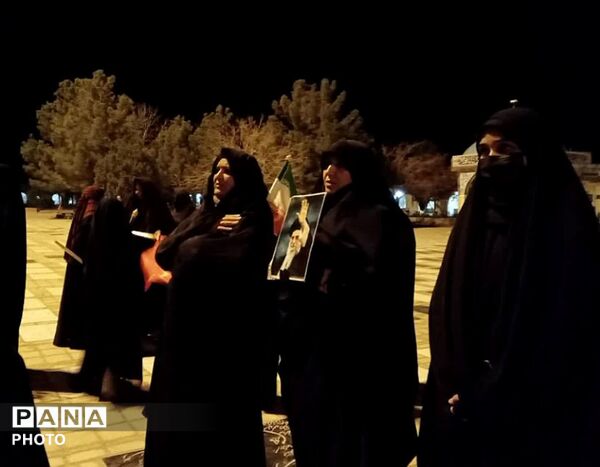 مردم همیشه در صحنه، پا به پای ایران