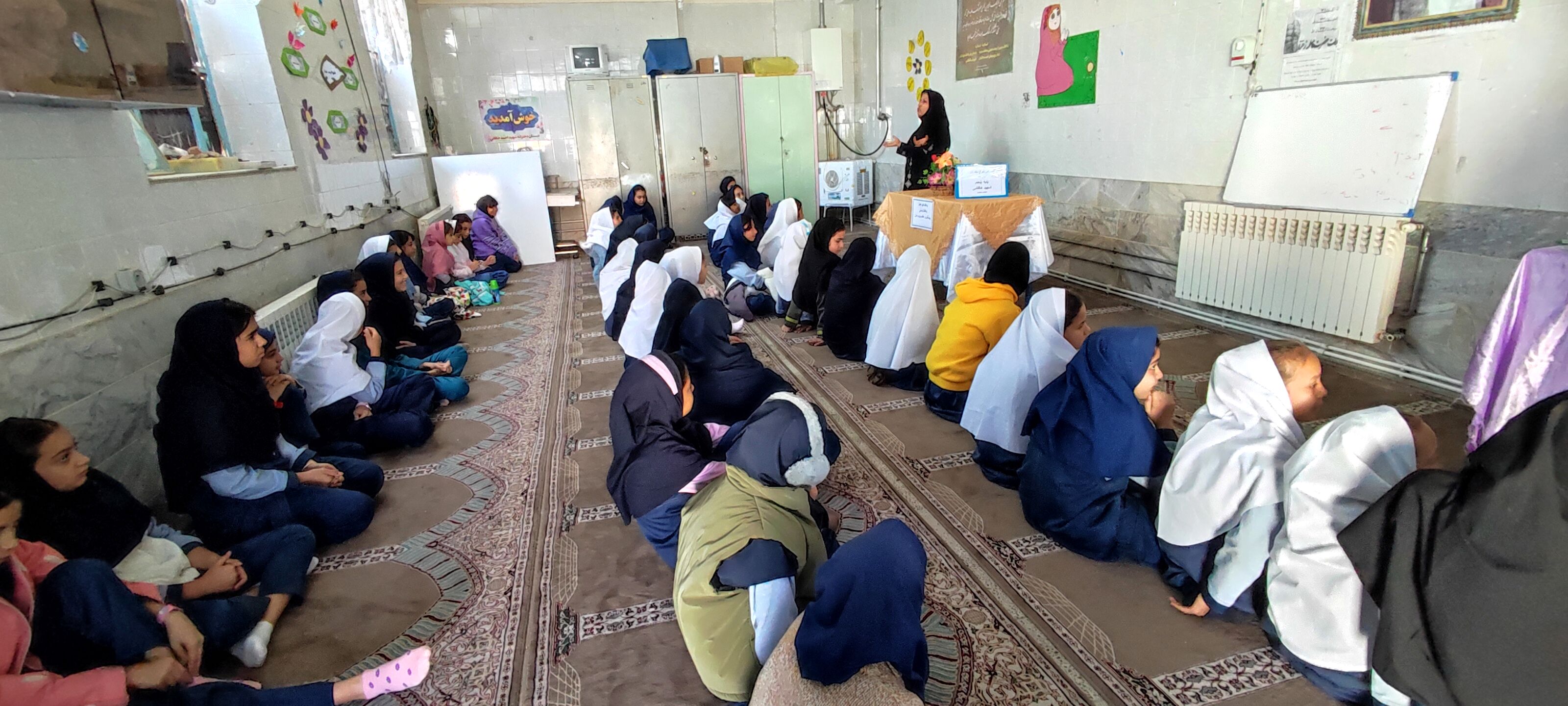 کارگاه آموزشی دانش‌آموزان در هفته پدافند غیرعامل (پدافند زیستی) در مدرسه شهید خاقانی شهرستان شیروان