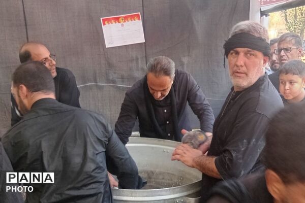 جاماندگان اربعین حسینی در مسیر قبله تهران