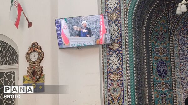 نماز جمعه شهرستان کوهدشت با اجتماع بزرگ فرهنگیان 