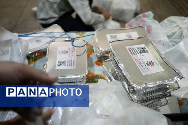  پخش 8600 غذای گرم با همت مرکز نیکوکاری شهید مهدی باکری و موسسه نذرواره در تبریز