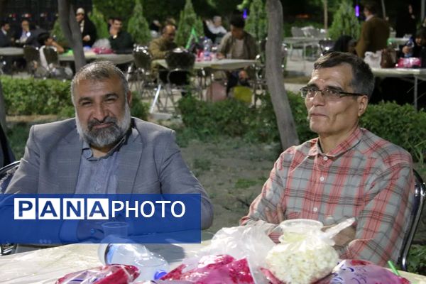 محفلی با حضور کودکان و خانواده‌ها در دانشگاه قم