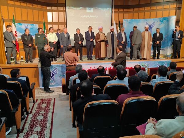 آیین تکریم و معارفه سرپرست جدید دانشگاه آزاد اسلامی واحد تاکستان