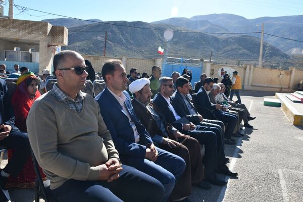  برگزاری مراسم جشن و افطاری با شکوه در دبستان عشایری حاجیه خانم رباب امامی