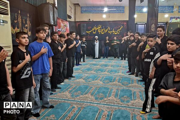 طنین نوای عاشورایی نوجوانان کازرونی در سوگواره «احلی من العسل»