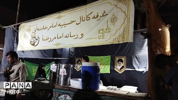 غرفه کانال حسینیه امام خامنه ای و رسانه امام رضا در دویست و شانزدهمین شب از اجتماعات مردمی نیشابور 