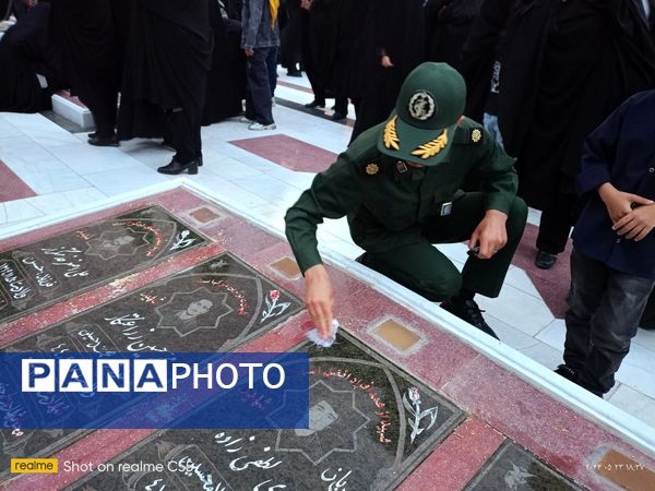 عطر افشانی گلزار شهدا و مراسم یادبود شهدای خدمت