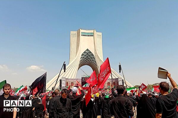 خروش نوجوانان در بدرقه رهبر شهید