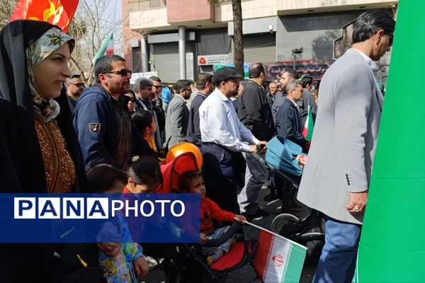 ۲۲ بهمن روز همبستگی و حضور مردم است