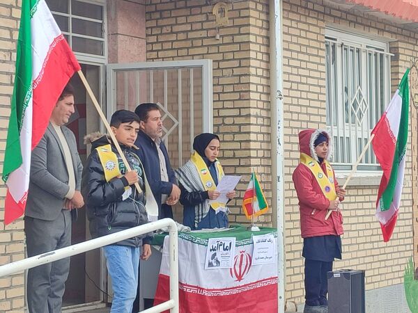 نغمه‌های آزادی در آوای دانش‌آموزان روستای درخت سنجد 