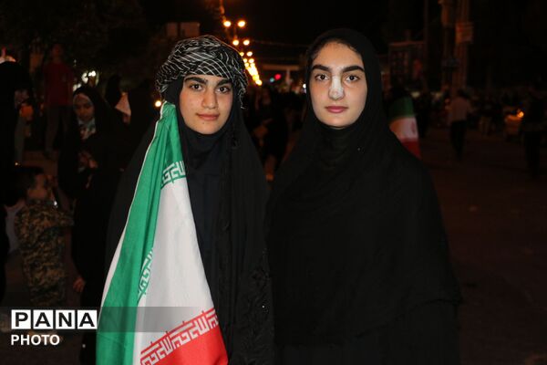 شور و نشاط دانش‌آموزان کوار در جشن‌های شبانه غدیر