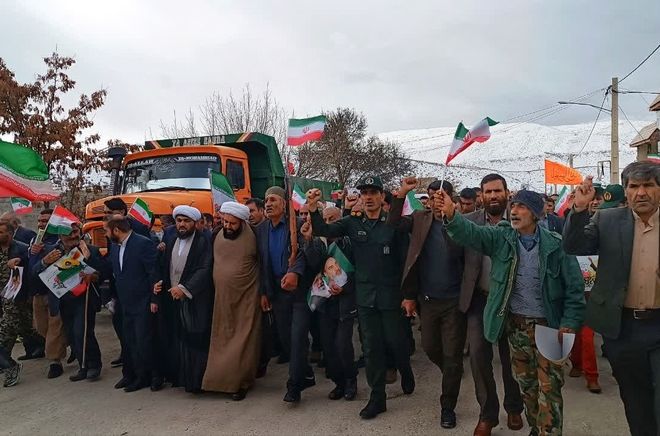 روایت دانش‌آموزان مارگونی از شور حضور در ۲۲ بهمن 
