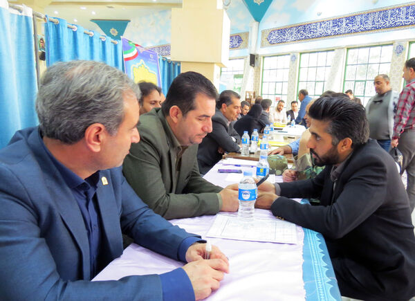 برپایی میز خدمت آموزش و پرورش خراسان شمالی