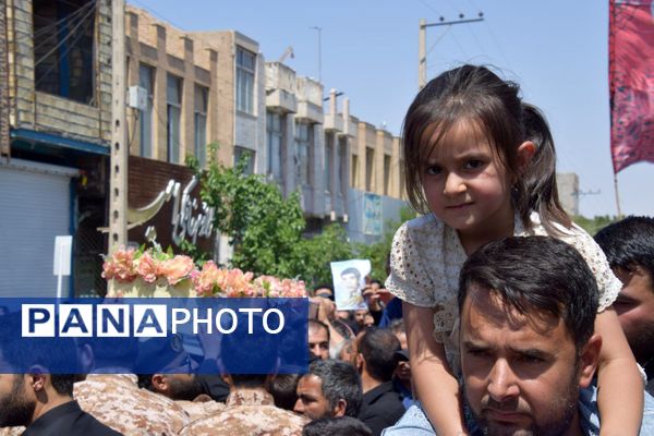 همه چیز برای یک استقبال گرم مهیاست ، با افتخار به پیشواز شهیدمان می آییم 