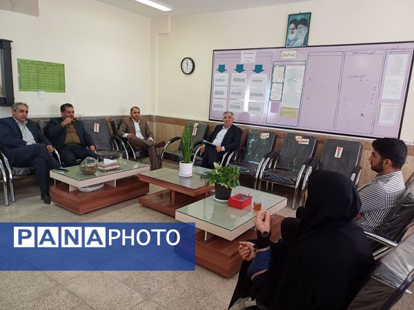 بازدید معاون آموزش متوسطه اداره‌کل آموزش و پرورش استان از مدارس شهرستان جاجرم 