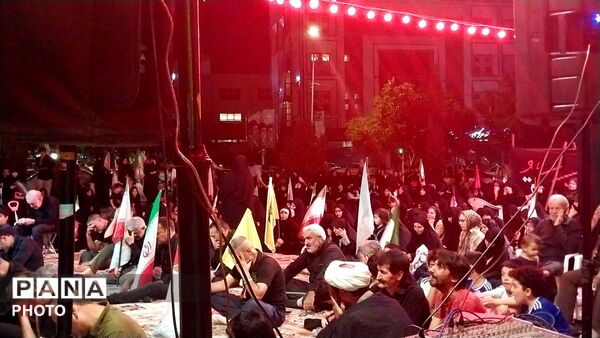 همدمی اشک و ارادت، بازگویی حماسه ی کربلا در خیابان هفت تیر مشهد