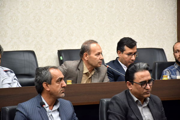 نشست هم‌اندیشی معاون استاندار با موسسان و مدیران مدارس غیردولتی تربت حیدریه 