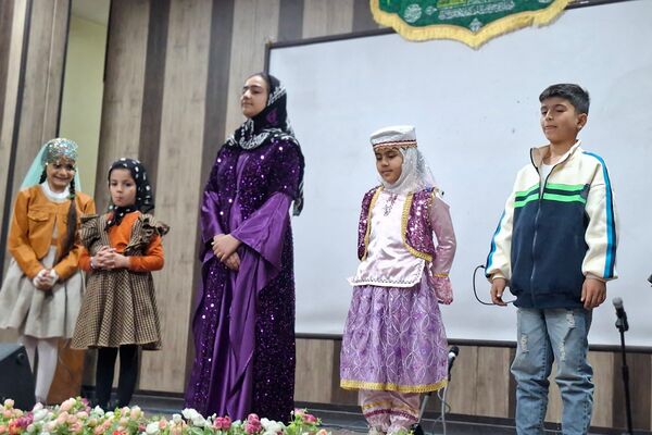 یلدا با نخستین جشنواره‌ هنرهای آوایی کانون ملائک در قرچک