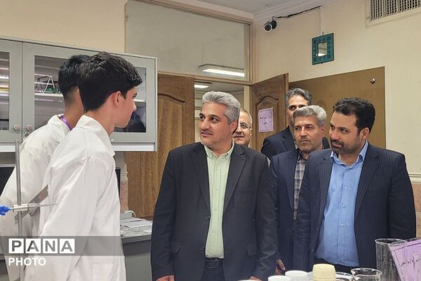 درخشش استعدادهای علمی مرحله استانی دوازدهمین جشنواره نوجوان خوارزمی در بهارستان‌دو