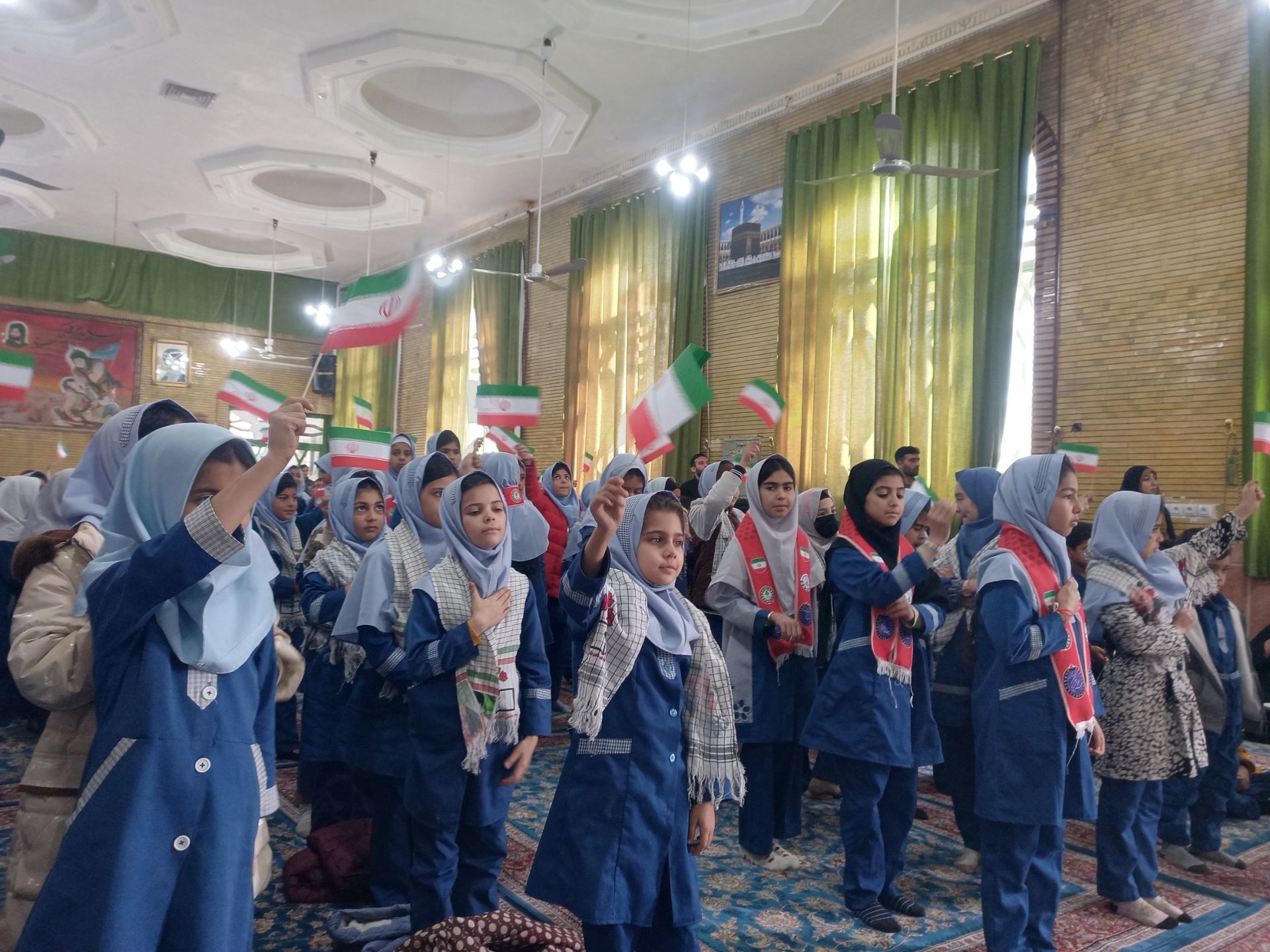 جشن باشکوهی به مناسبت ایام الله دهه  فجر در حسینیه شهر بار