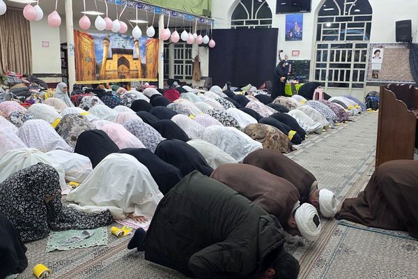 اعتکاف دانش‌آموزی رباط‌کریم با پرچم‌گردانی حضرت ابوالفضل(ع)