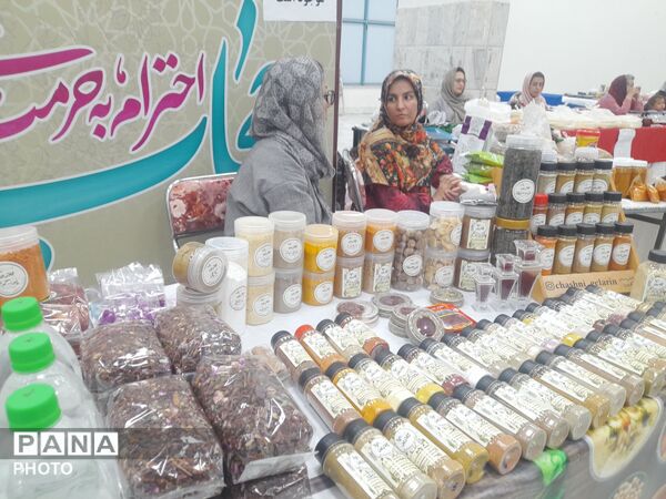 رونق تولید در فرهنگسرای سیمرغ با برپایی بازارچه صنایع دستی