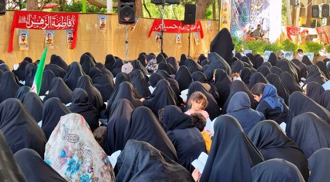 خلوتی عرفانی در گلزار شهدای نجف آباد در روز عرفه