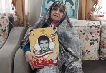 نوجوانان و جوانان پیرو راه رهبر و قدردان خون شهیدان باشند
