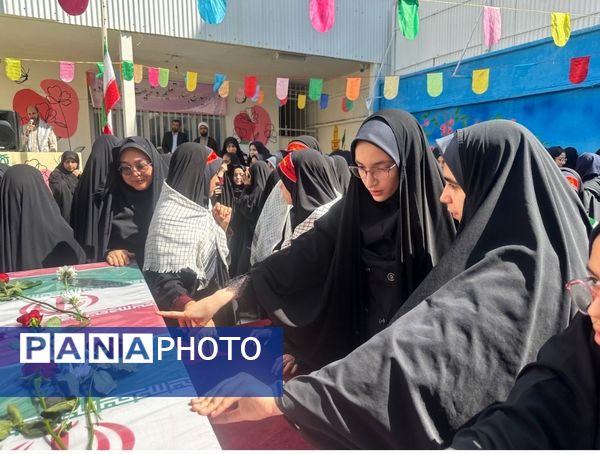 افتتاح وتشکیل سنگر رفافت در دبیرستان دخترانه امام حسین (ع) واحد۳