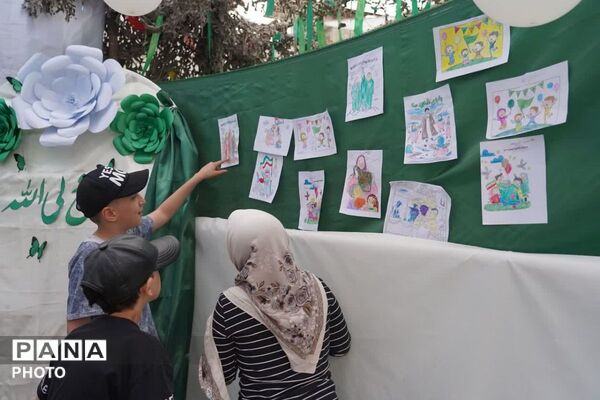 برپایی موکب «غرفه ولایت» توسط دانش‌آموزان انجمن‌های اسلامی فیروزکوه